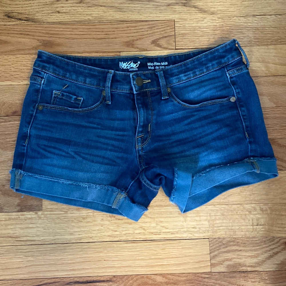 These shorts are from target and are a size 4. There in great condition!